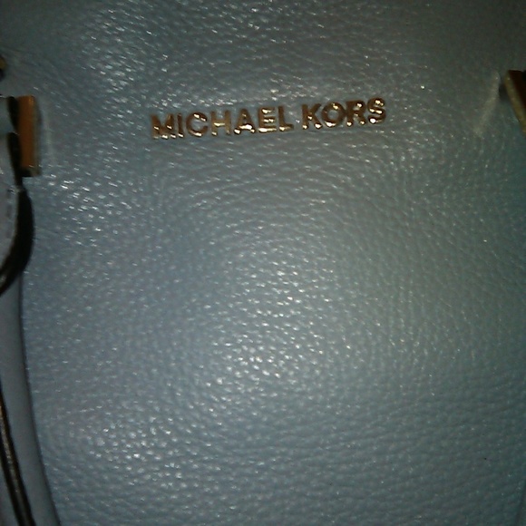 Michael Kors Large Riley Purse - Picture 2 of 8